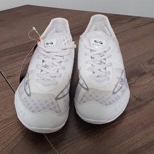 NEW Nfinity vengeance cheer shoe white women 5 NFS-1010 sports cheerleader